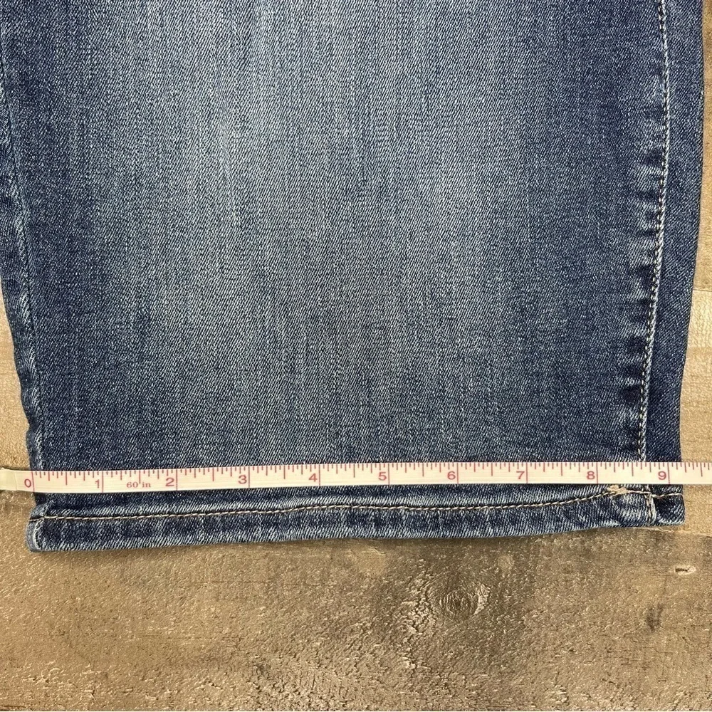 Lucky Brand Bermuda Jean Short size 8/29